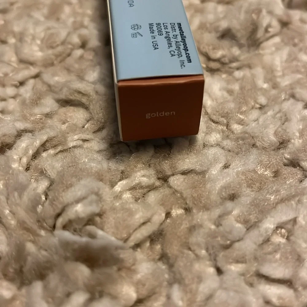 Alleyoop game face concealer in golden